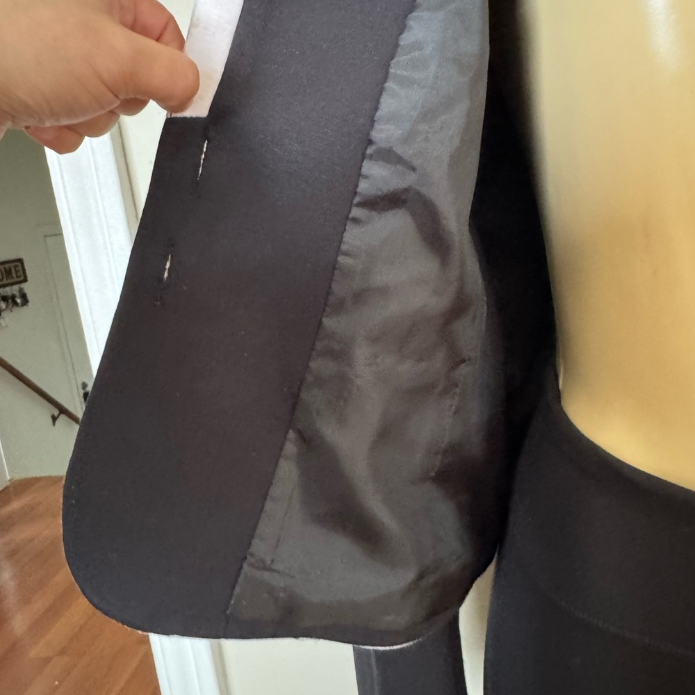 TAHARI black & white dressy Blazer size 6petite - Picture 5 of 7